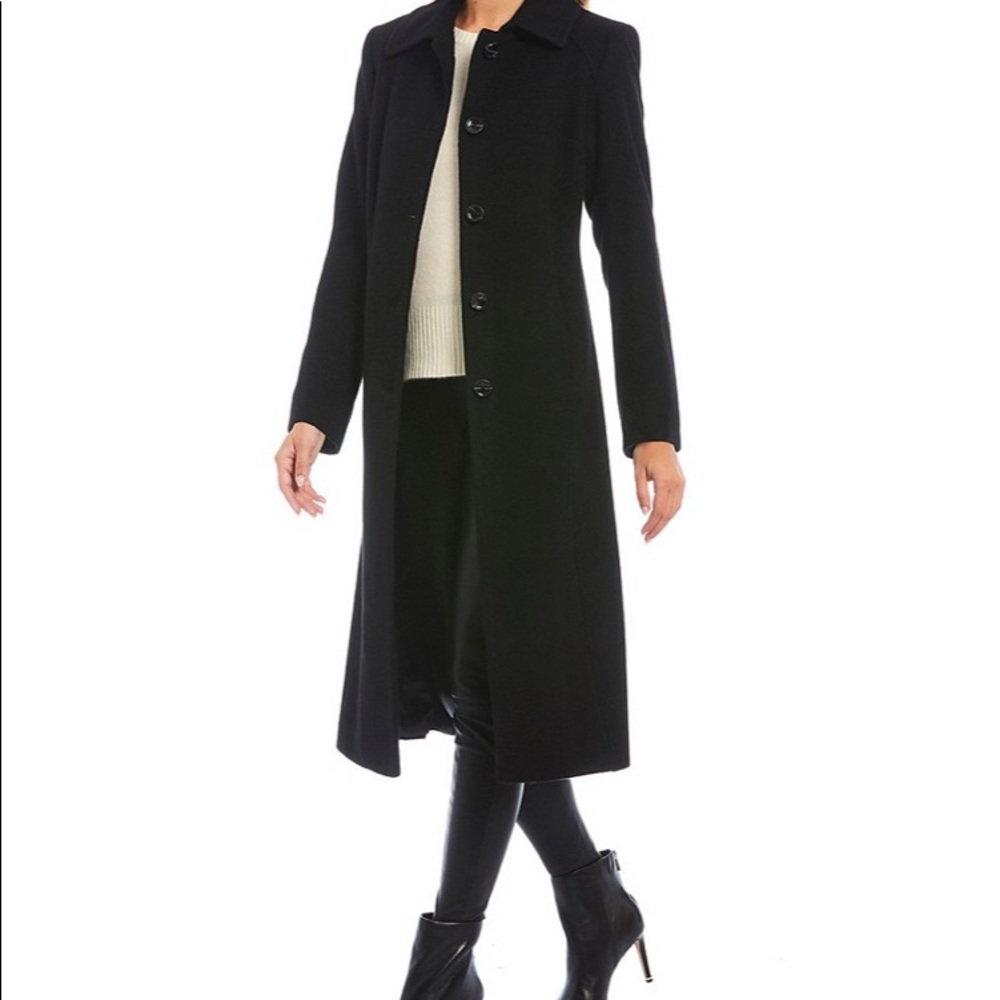 Katherine Kelly
Italian Cashmere Maxi Coat